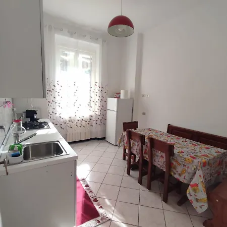 Lucia Uso Esclusivo - Aeroporto Sestri Ponente Apartamento Génova