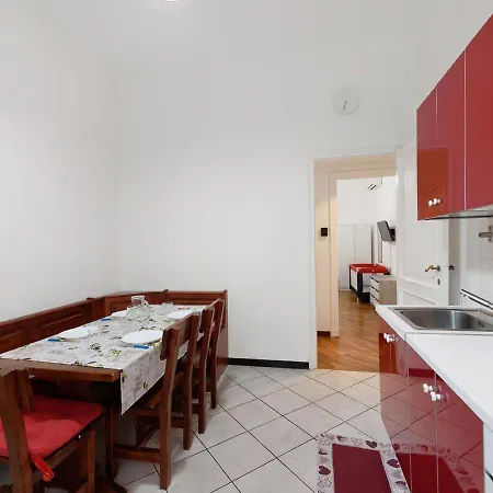 Lucia Uso Esclusivo - Aeroporto Sestri Ponente