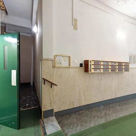 Lucia Uso Esclusivo - Aeroporto Sestri Ponente * Genoa