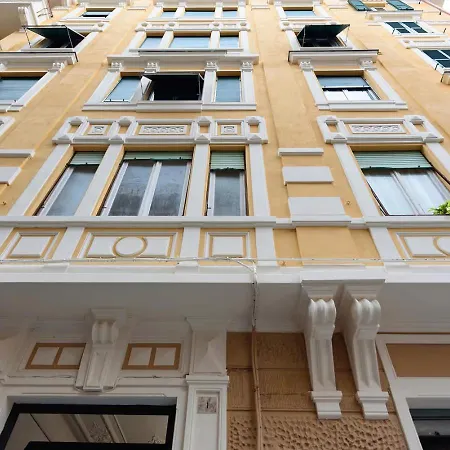 Lucia Uso Esclusivo - Aeroporto Sestri Ponente *