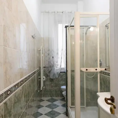 Lucia Uso Esclusivo - Aeroporto Sestri Ponente